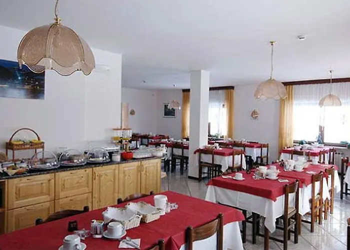 Hotel Garni La Zondra Canazei
